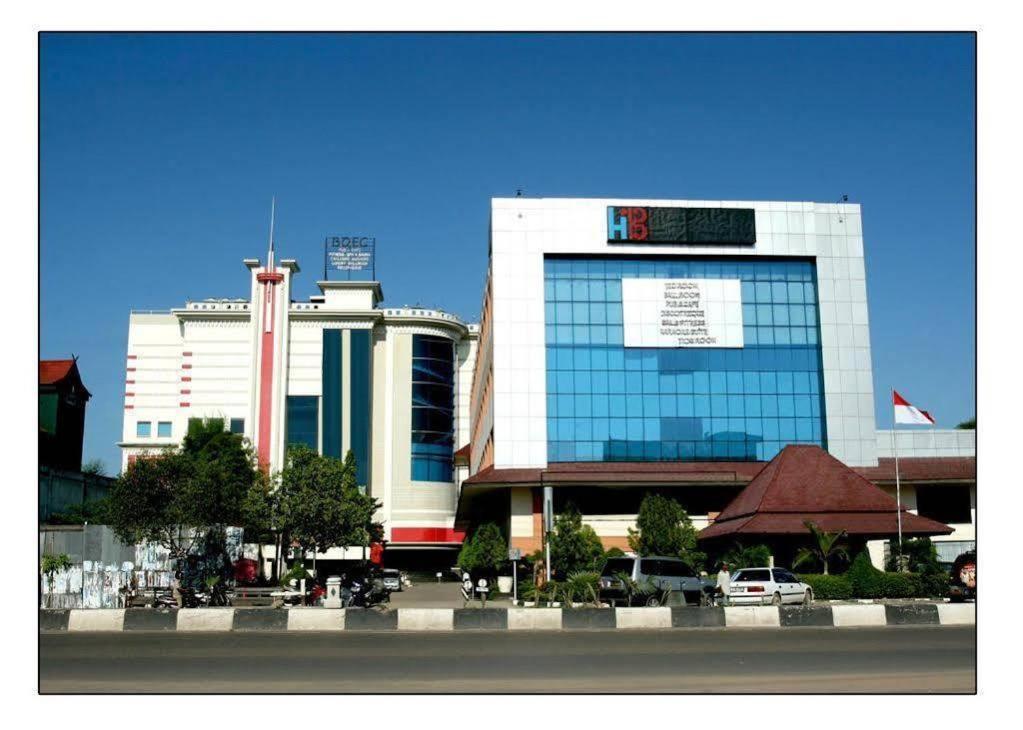 Hotel Banjarmasin International Екстериор снимка